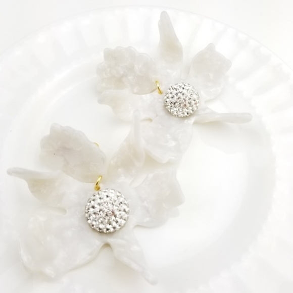 Lele Sadoughi Crystal Lily Earrings - Picture 3 of 7